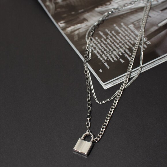 Lock Chain Pendant Layered Necklace - Picture 1 of 3